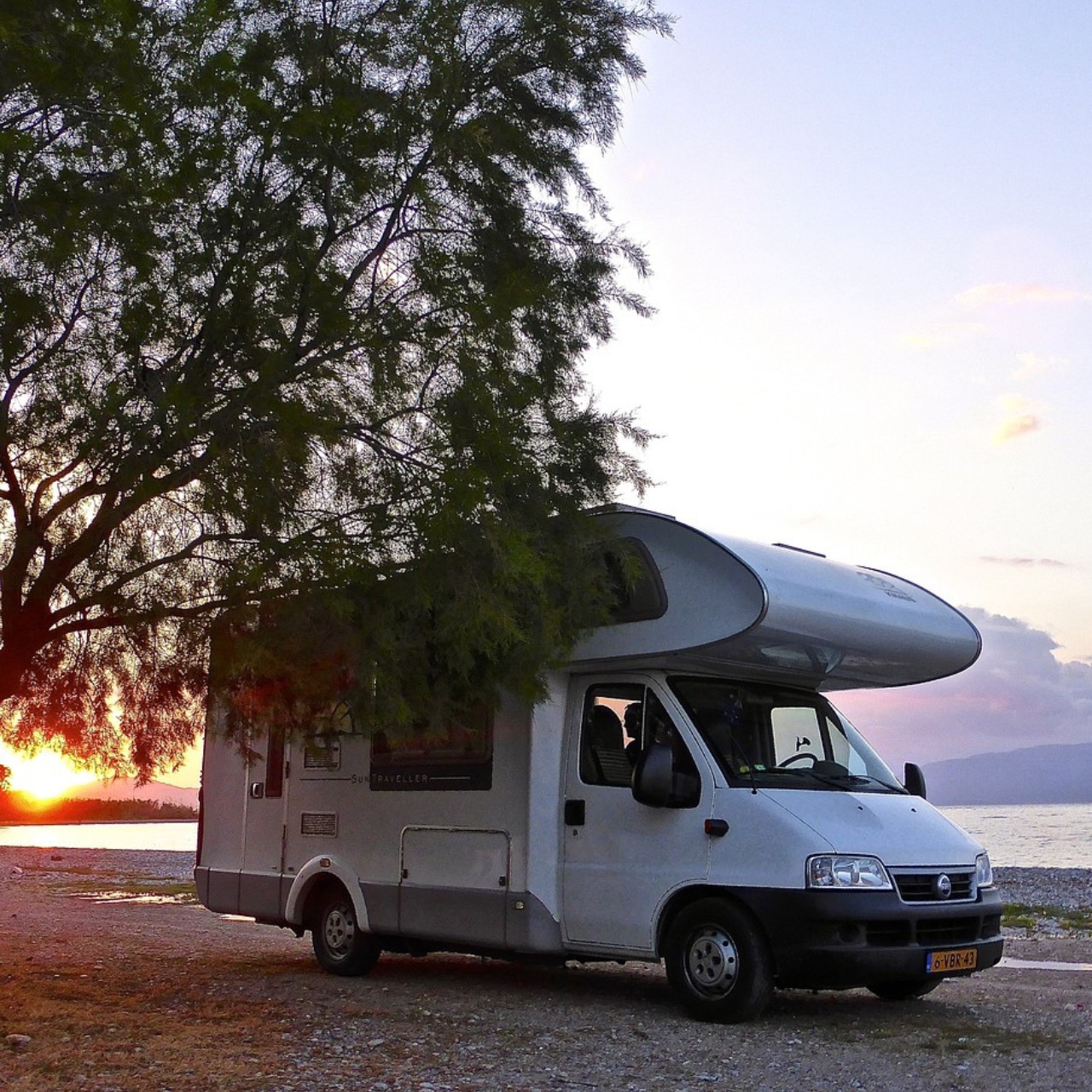 W2W-MOTORHOME-ON-BEACH-FOR-SEAGULL-IV-PURIFIER