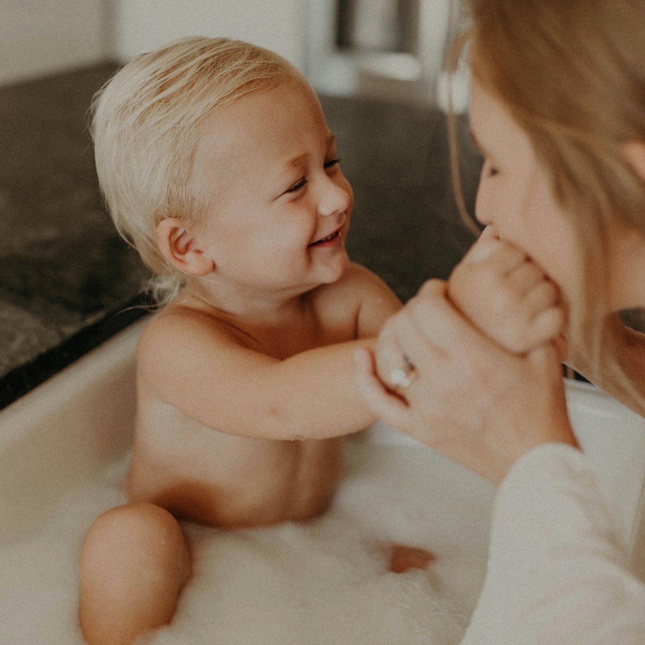W2W-BABY-BATH-WITH-MUM.
