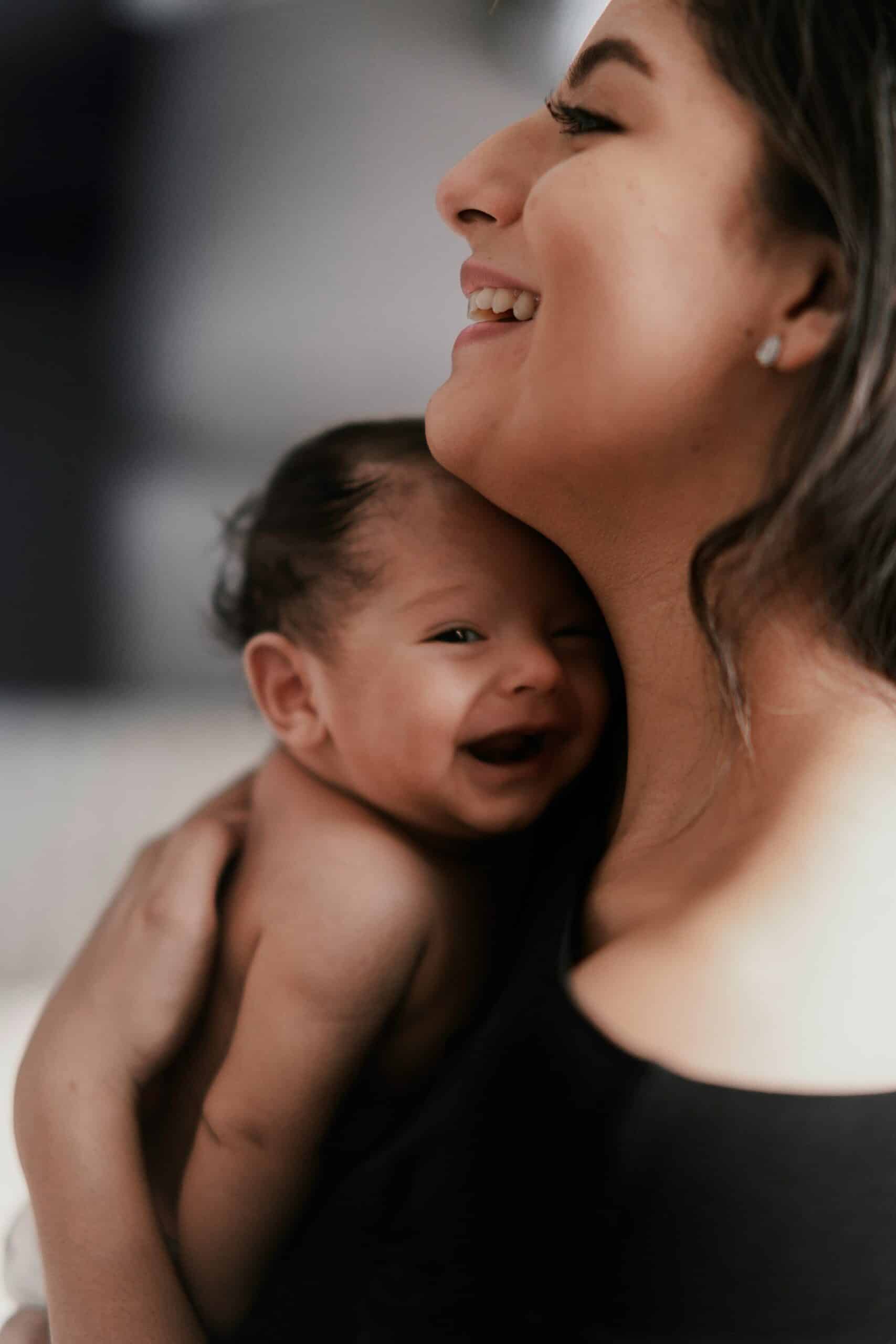 W2W-BABY-AFTER-A-BATH-WITH-MUM