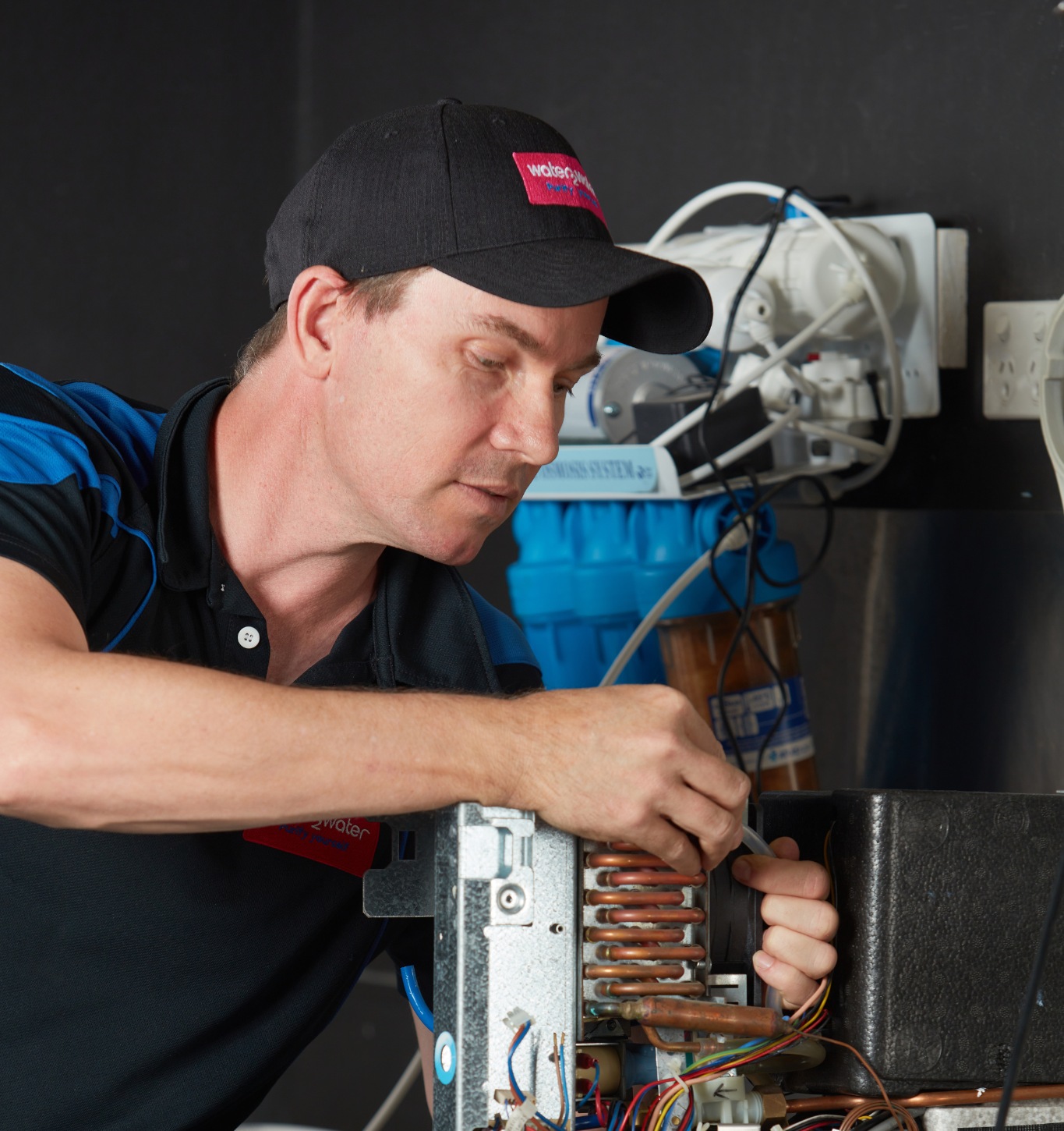 W2W-TECHNICIAN-SERVICING-FILTER-SYSTEM