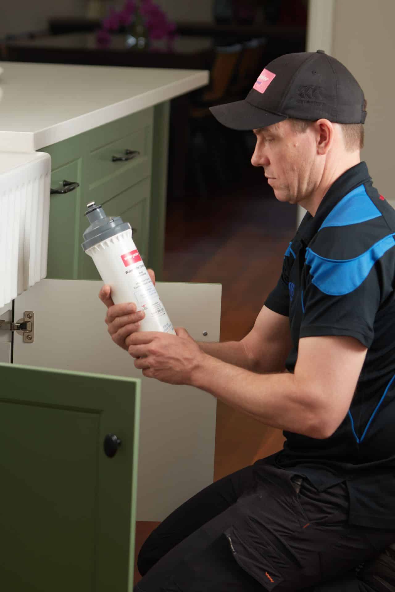 W2W-WATER-FILTRATION-TECHNICIAN-FITTING-MAXIFLOW-CALCIUM-REDUCTION-FILTER.